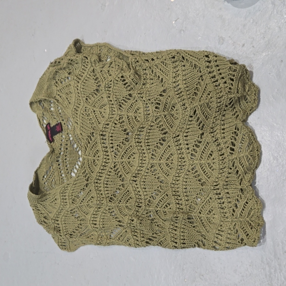 Army green crochet top with scallop hem siz3 L